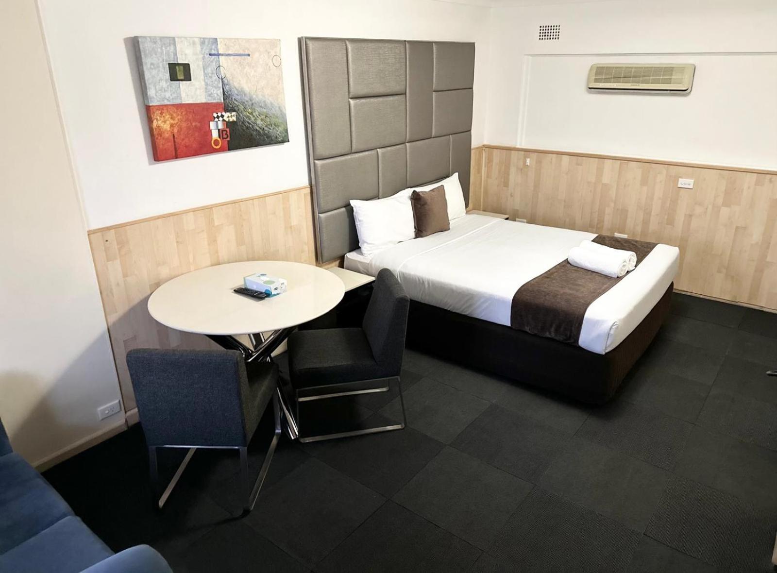 Countryman Motor Inn קווארה מראה חיצוני תמונה